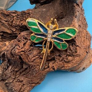 Blue and green enamel wings gold tone dragonfly brooch, EUC.